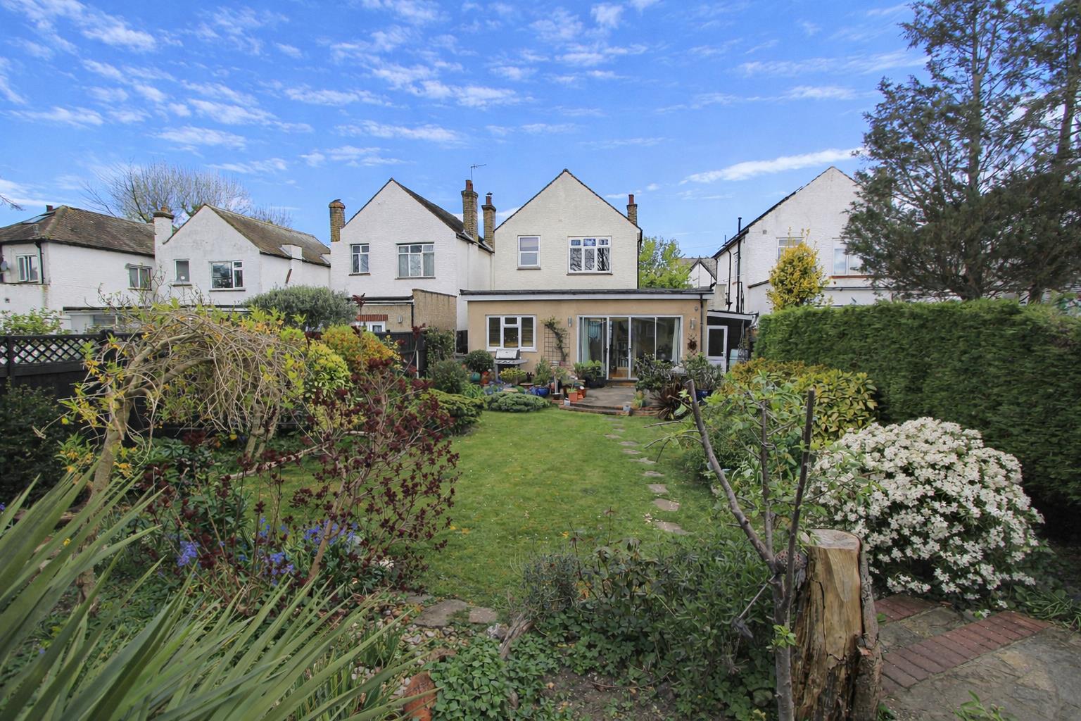 3 bed property in Senga Road, Wallington